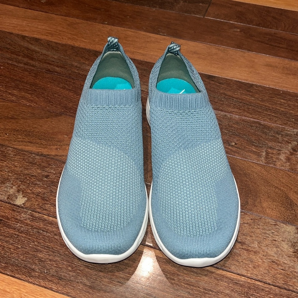 You By Skechers Walk Size 9 1/2 Shoes